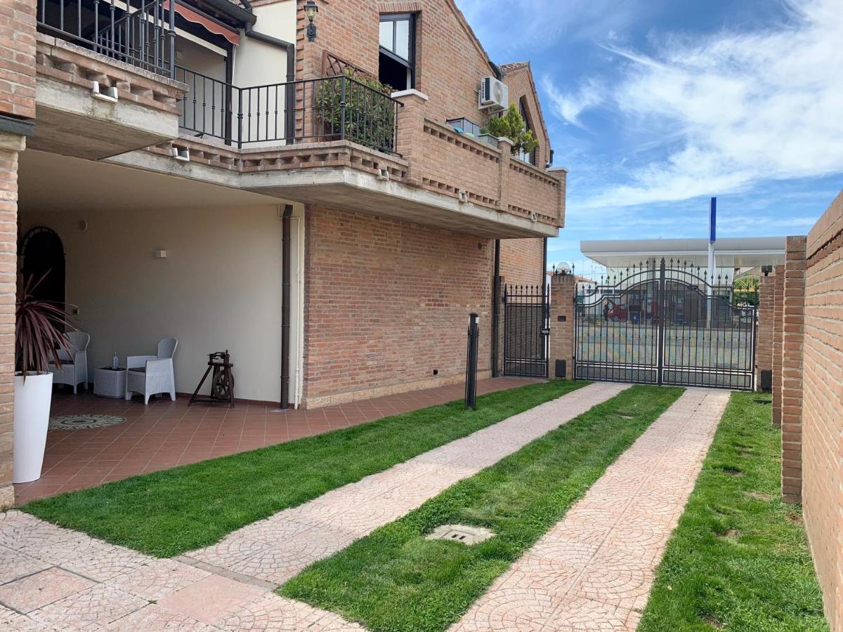 Villa Oasi Ferrara Ngoại thất bức ảnh